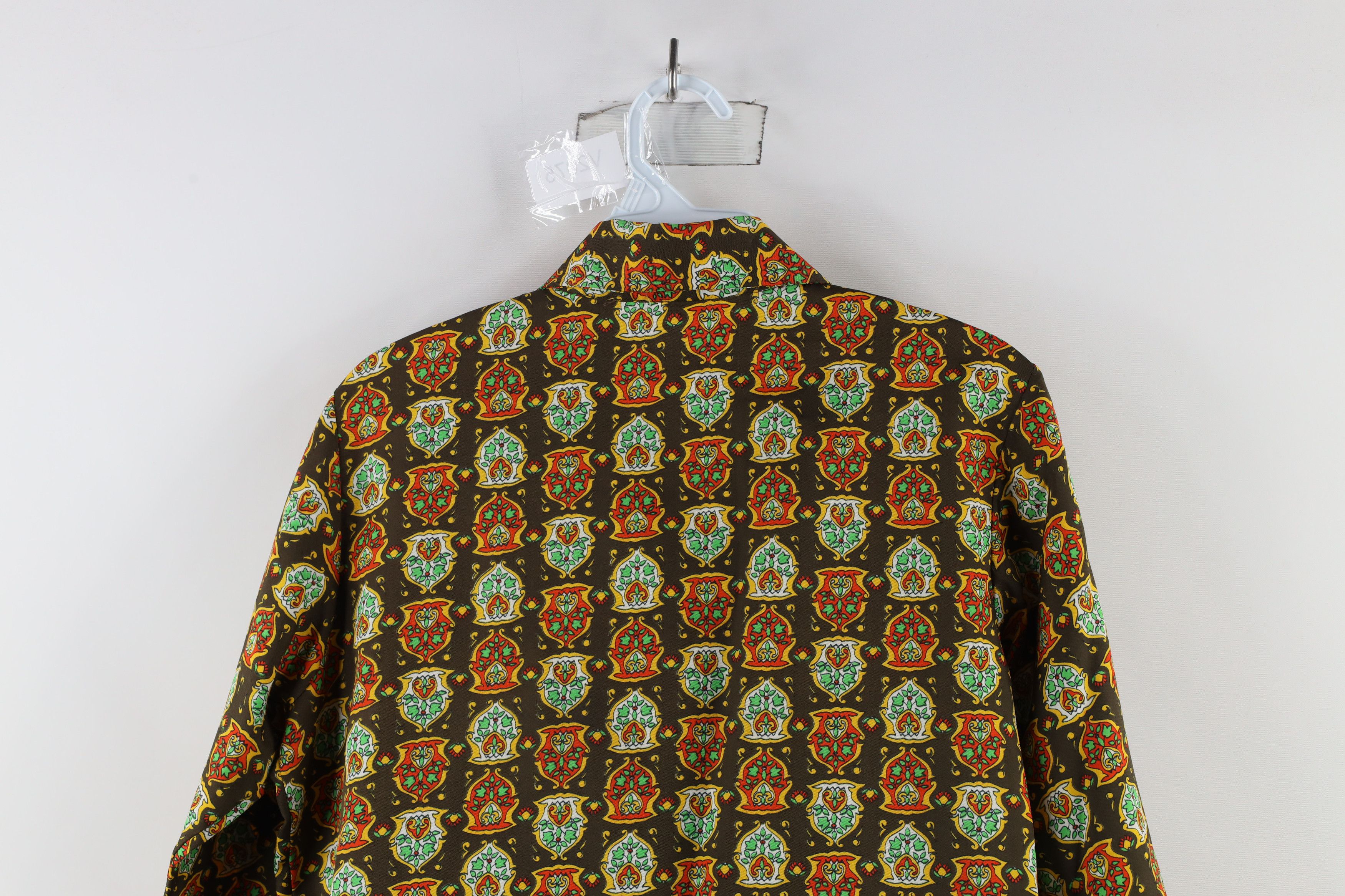 Vintage Vintage 60s 70s Streetwear Crest Flower Button Shirt USA Size XL / US 12-14 / IT 48-50 - 8 Thumbnail