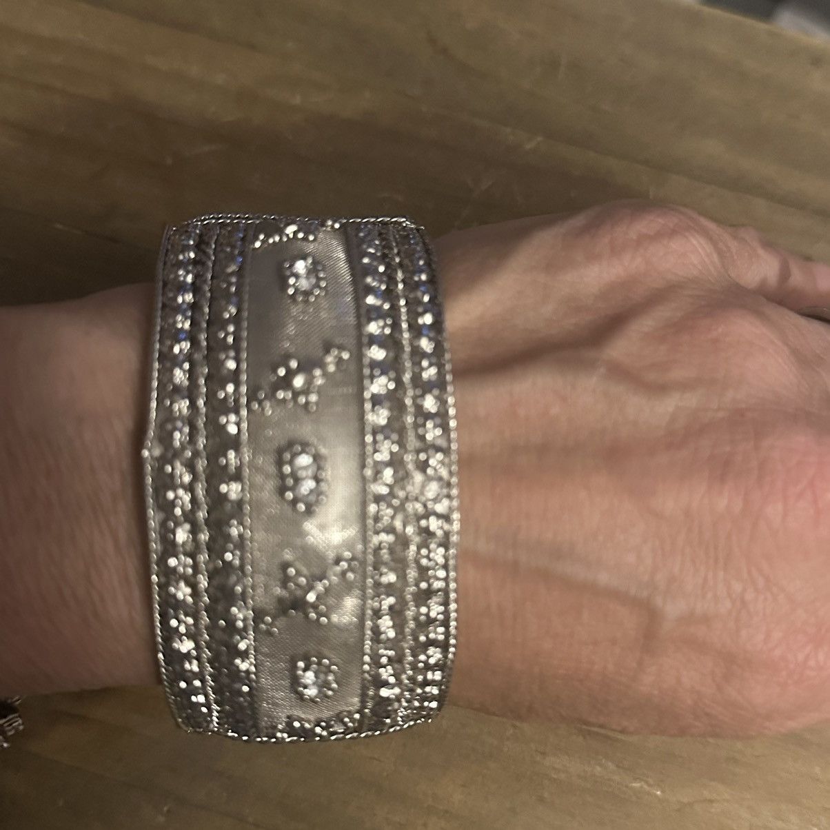 Vintage Vintage chunky silver hinged bangle bracelet Size ONE SIZE - 4 Thumbnail