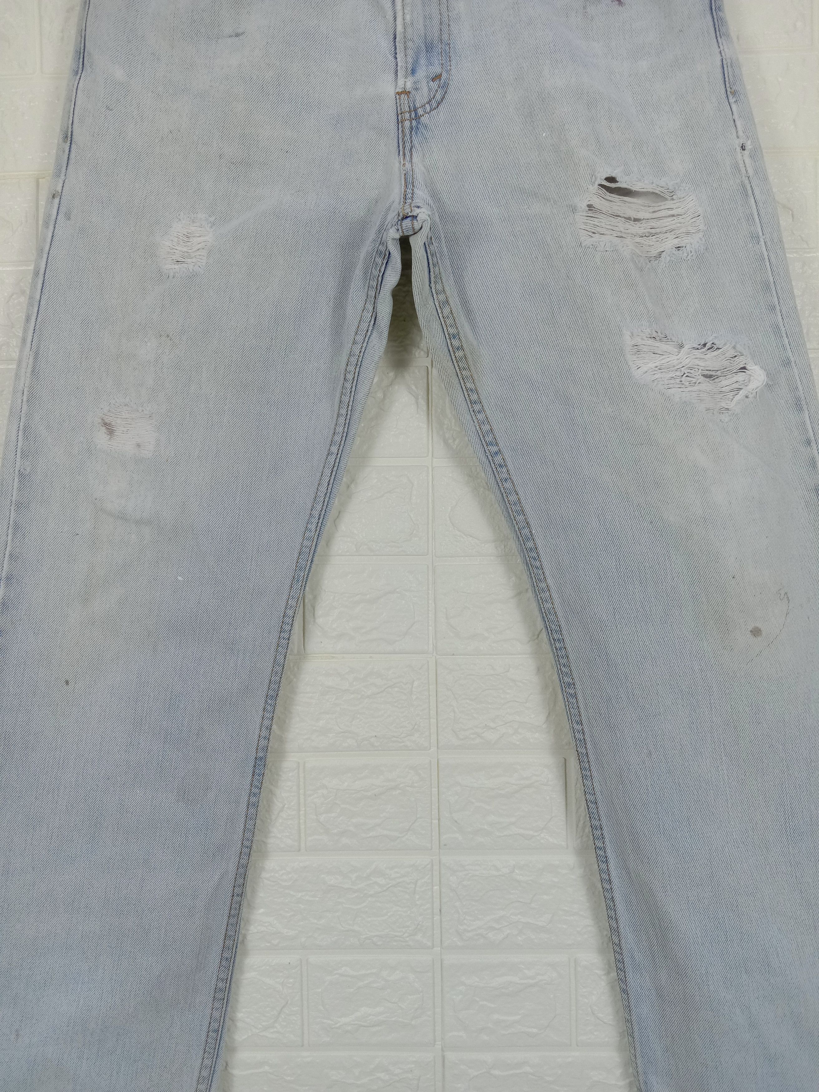 Levi's Vintage Levi's 505 Jeans Light Wash Distressed Denim Size US 32 / EU 48 - 3 Thumbnail