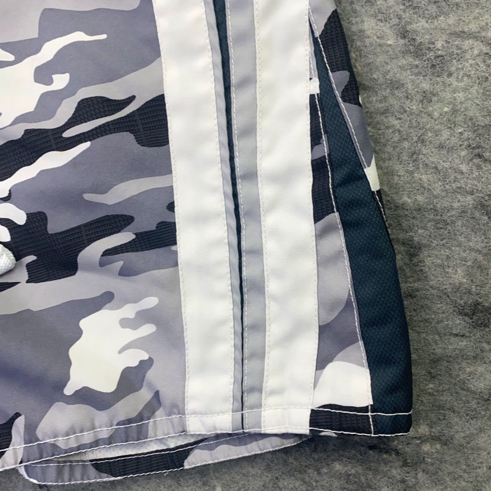 Ocean Pacific Ocean Pacific Mens Swim Trunks Small 28/30 Gray Camouflage Drawstring Lined Size ONE SIZE - 4 Thumbnail
