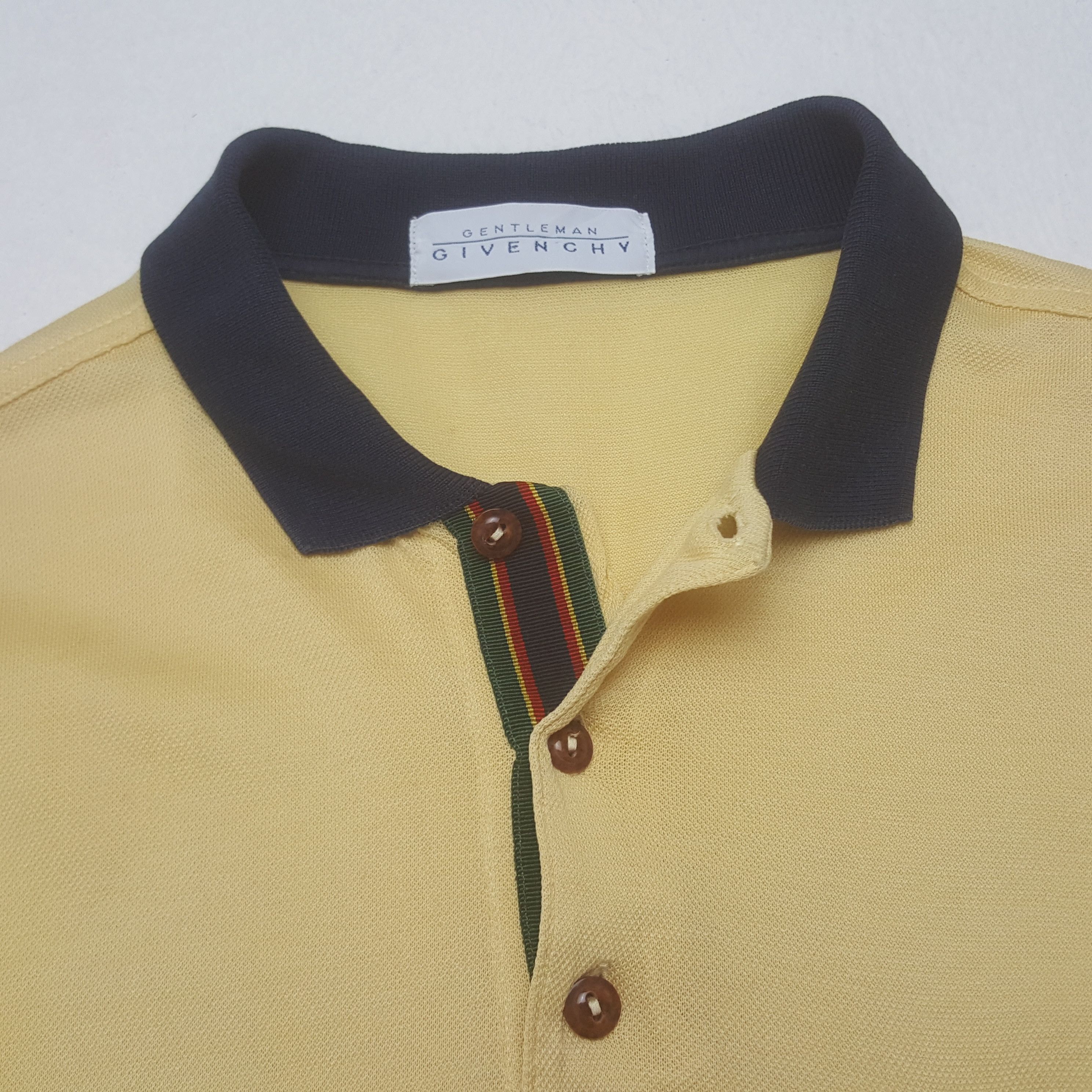 Givenchy × Vintage Vintage Givenchy Designer Brand 90's Polos Size US XL / EU 56 / 4 - 4 Thumbnail