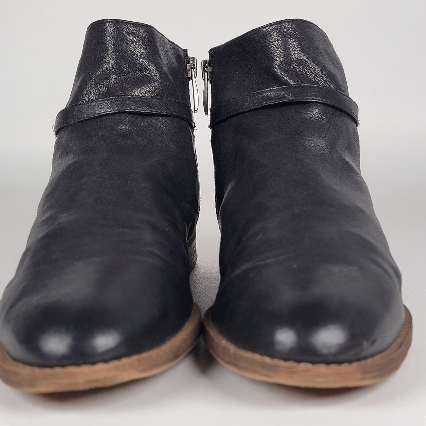 Franco Sarto Franco Sarto Z10823* Black Leather Booties Women Size 9 M Bootie Size US 7 / IT 37 - 2 Thumbnail
