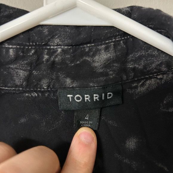 Torrid Torrid Rayon Twill Button Up Long Sleeve Shirt Size 4XL / US 24-26 - 5 Thumbnail