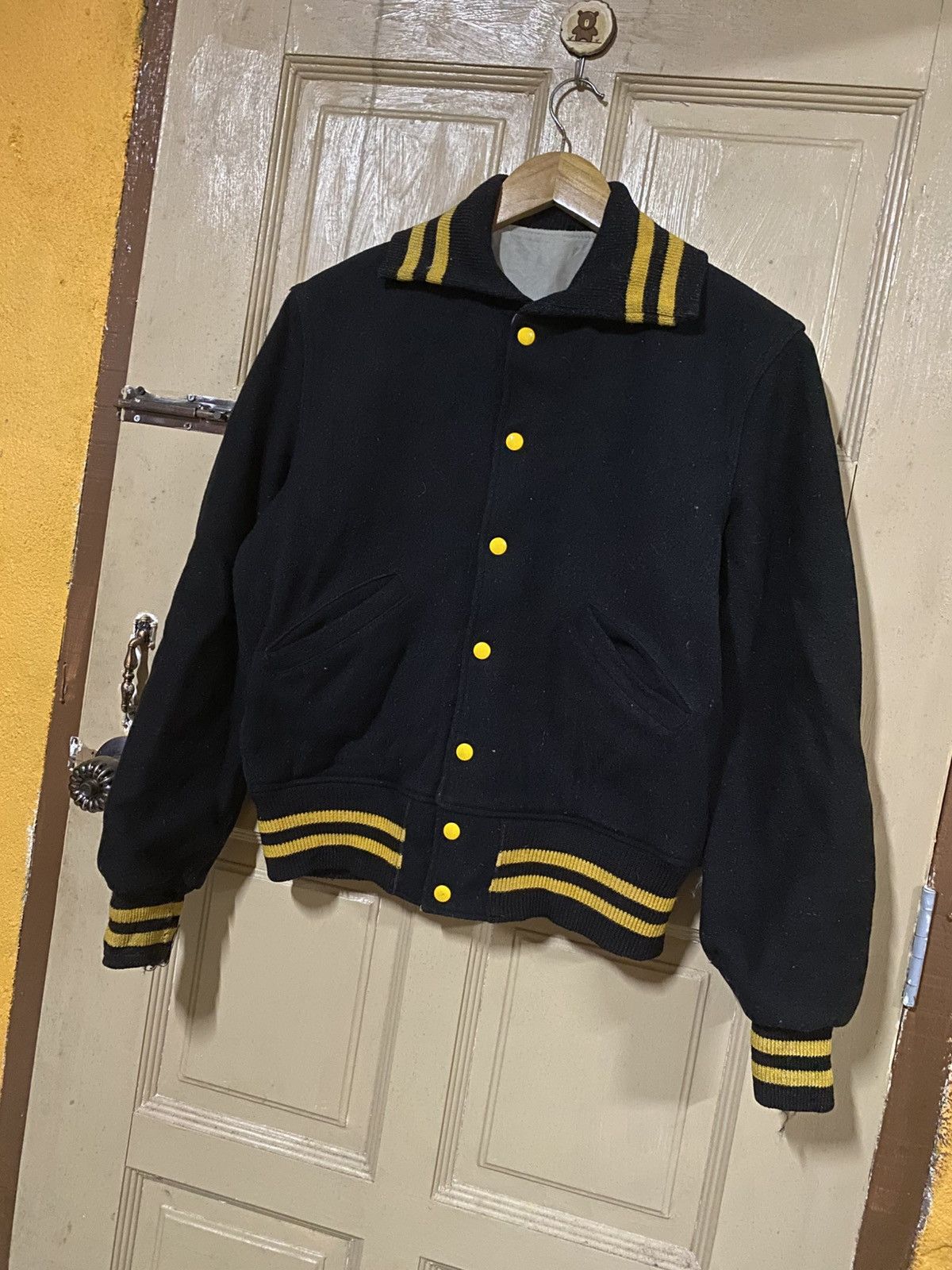Vintage Vintage 1950s Butwin Varsity Jacket Black Yellow Made in USA Size US S / EU 44-46 / 1 - 4 Thumbnail