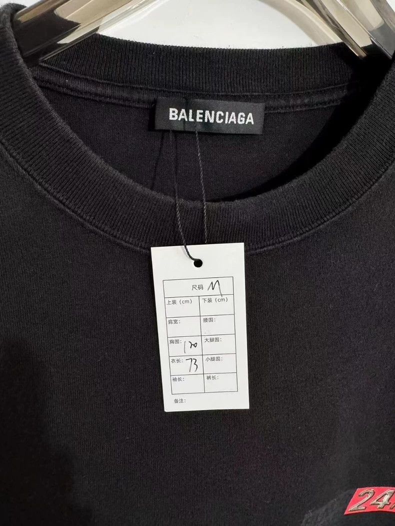 Balenciaga Balenciaga News letter logo short sleeve 2501-Nextarrow Size US M / EU 48-50 / 2 - 2 Thumbnail