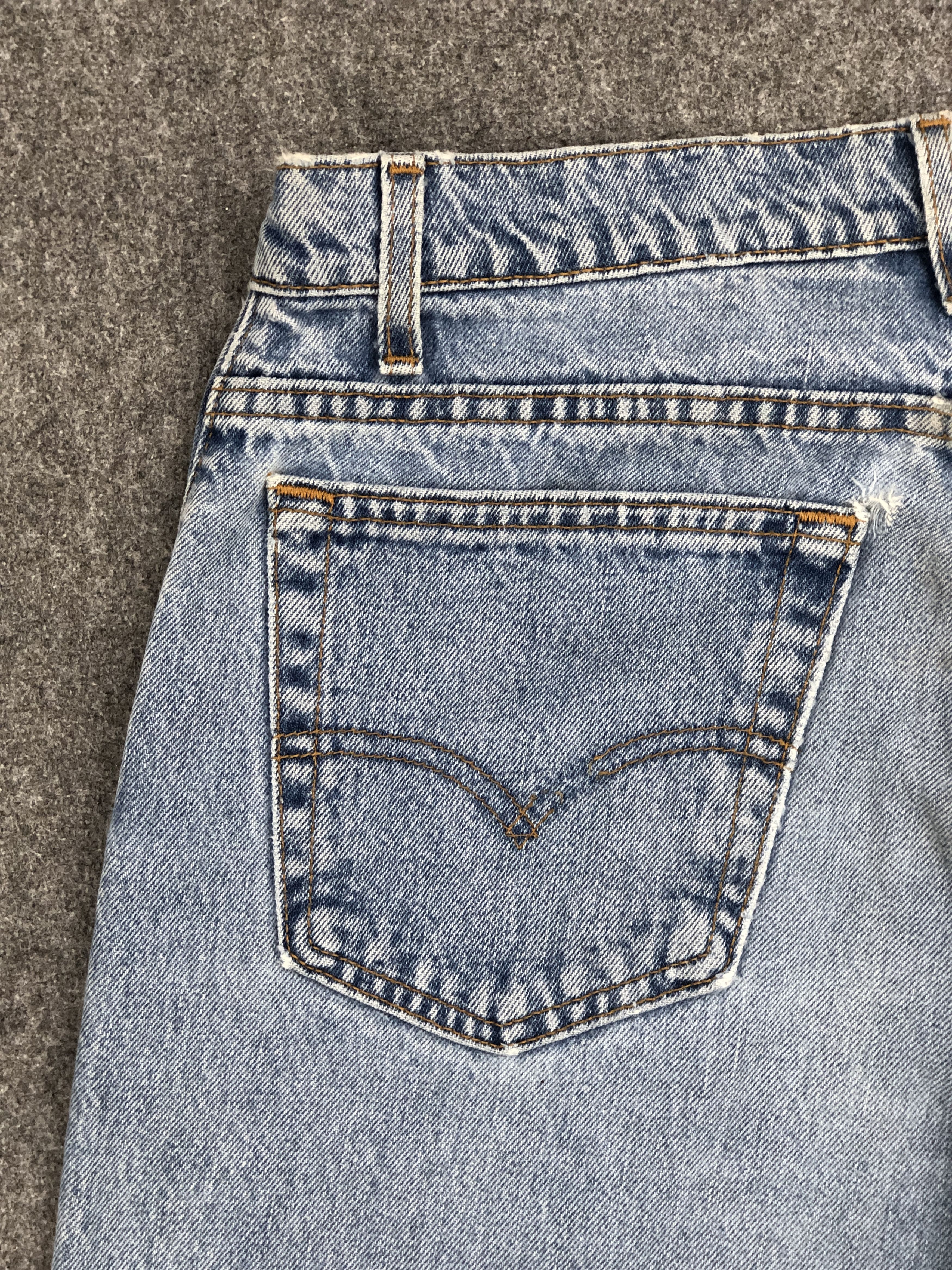 Levi's Vintage 90s Levis 550 Faded Blue Jeans 33x29 S0021 Size US 33 - 10 Thumbnail