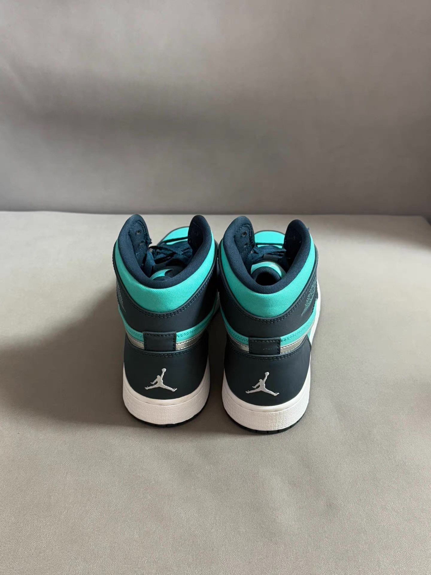 Nike Air Jordan 1 Lake Green Ｑ20 Size US 7 / EU 40 - 3 Thumbnail