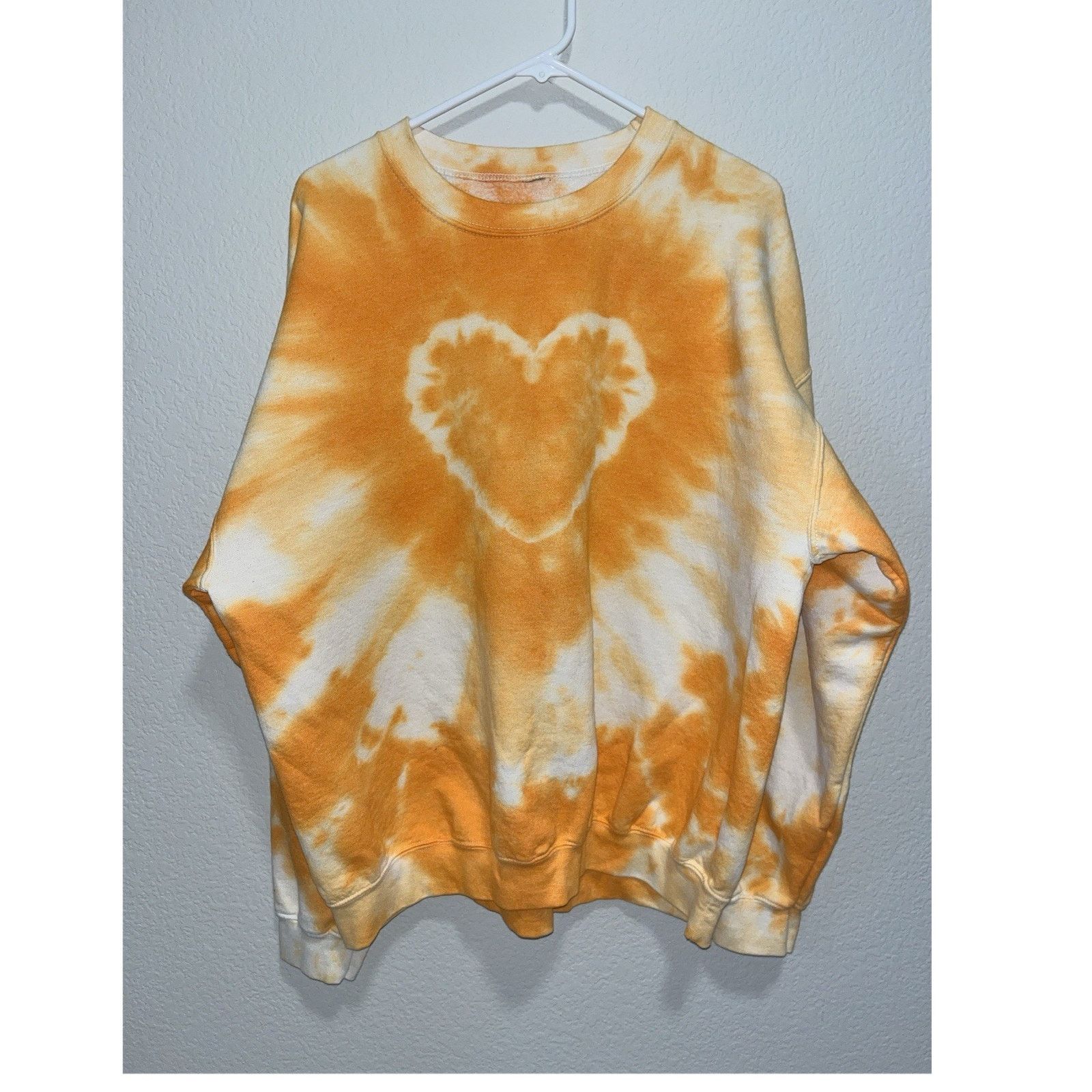 The Unbranded Brand Orange Tie Dye Heart Pullover Crewneck Women's Sweatshirt Size XL / US 12-14 / IT 48-50 - 1 Thumbnail