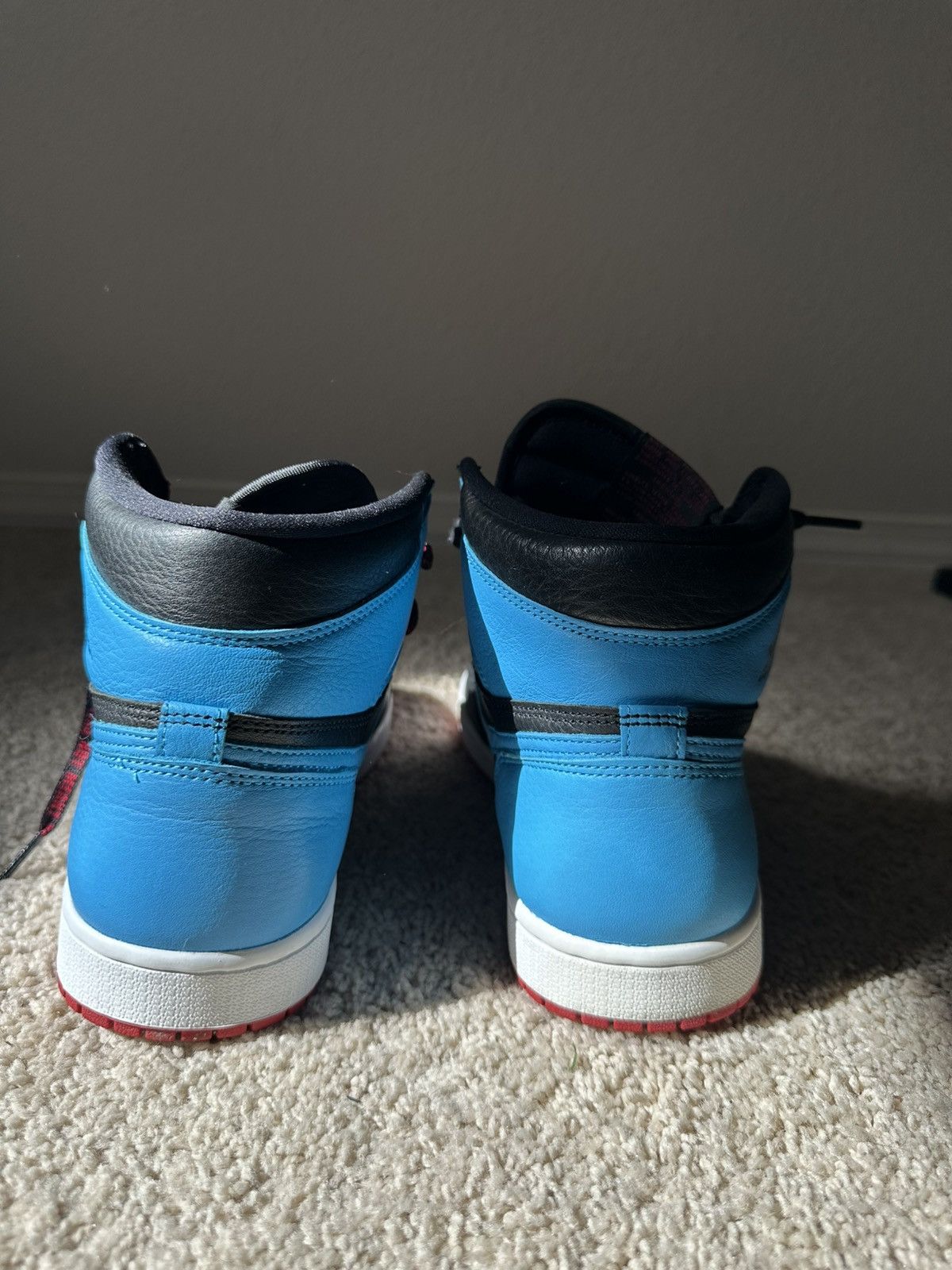 Nike Nike Jordan 1 high NC to Chi Size US 9.5 / IT 39.5 - 4 Thumbnail