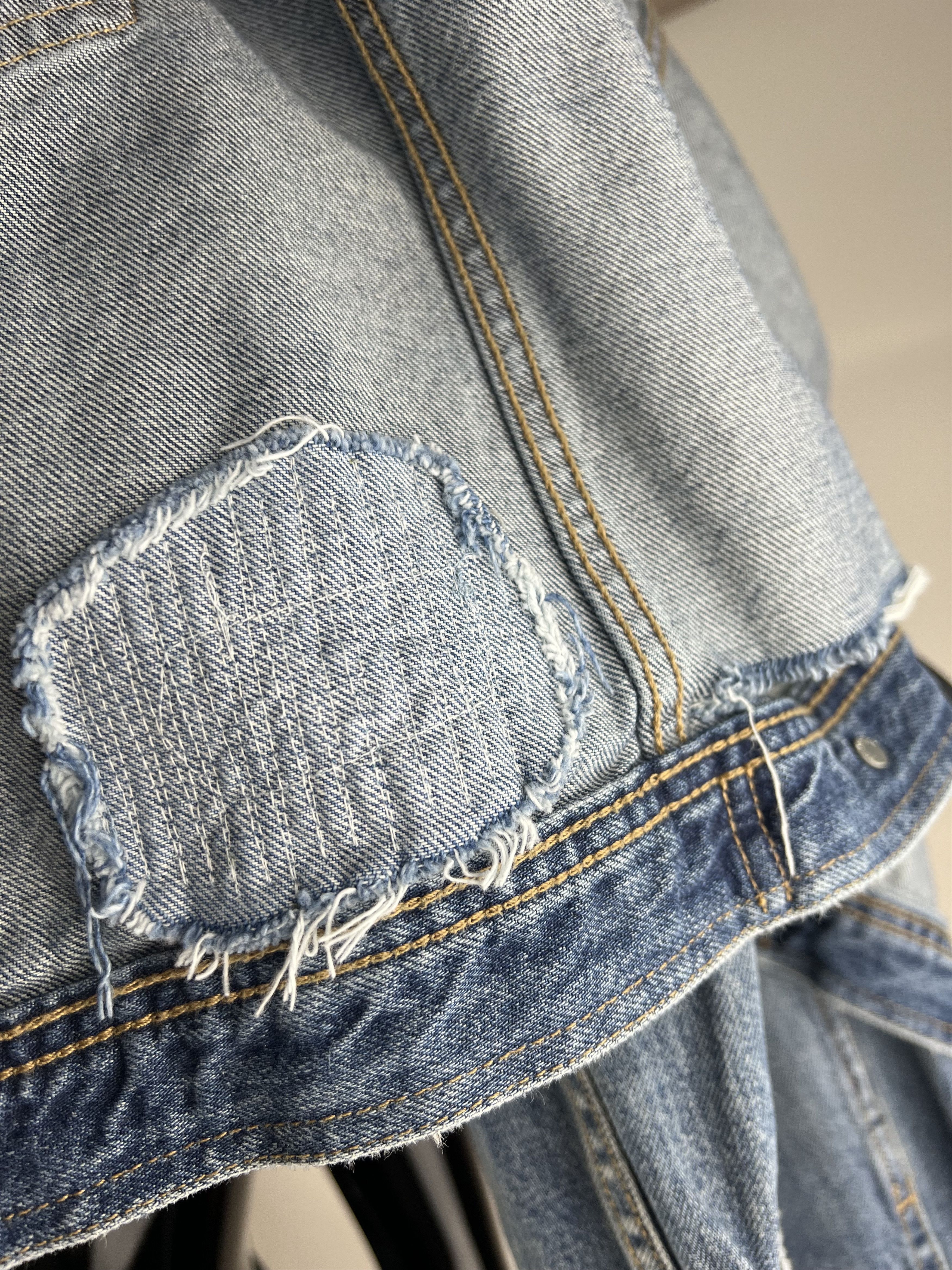 Allsaints AllSaints Women's Cropped Distressed Denim Jacket Size XS Size XS / US 0-2 / IT 36-38 - 17 Thumbnail