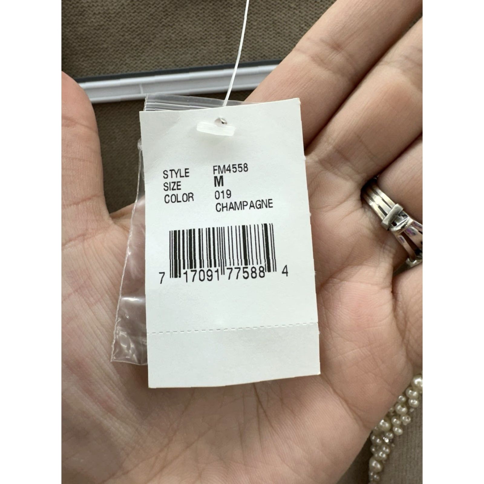 Bloomingdale's Bloomingdale's Womens Cardigan M Ivory Cashmere Embellished NWT Knit Crew Neck Beaded Rhinestone Buttons 90s Classic Preppy All Seasons Regular Womens Size M / US 6-8 / IT 42-44 - 6 Thumbnail