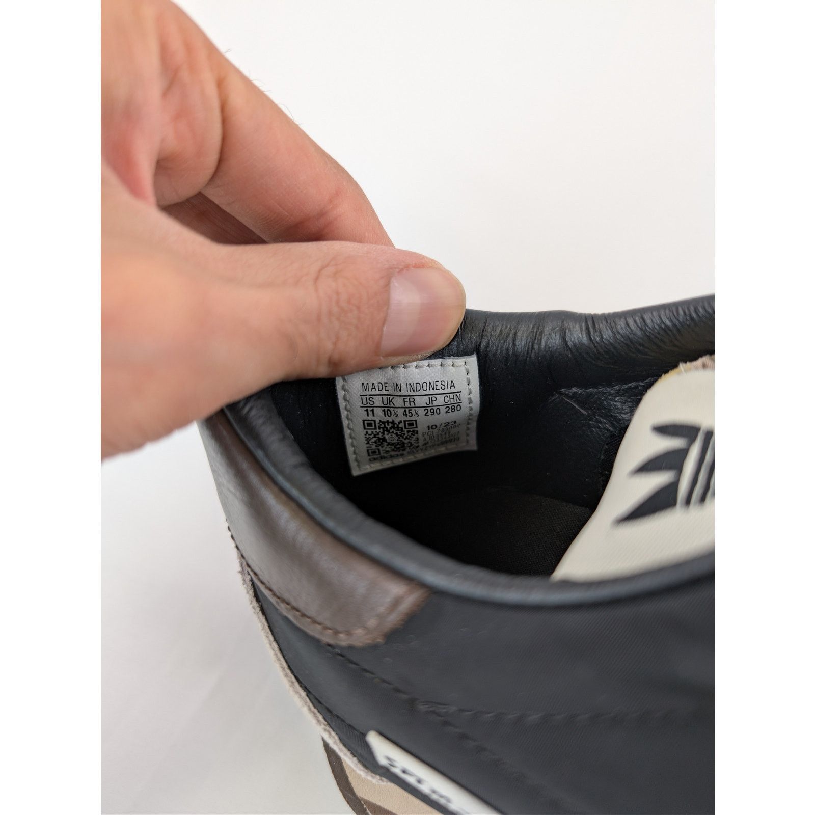 Adidas × Song For The Mute o1rshd1 Country OG sneakers in Black Wonder Beige Size US 11 / EU 44 - 16 Thumbnail