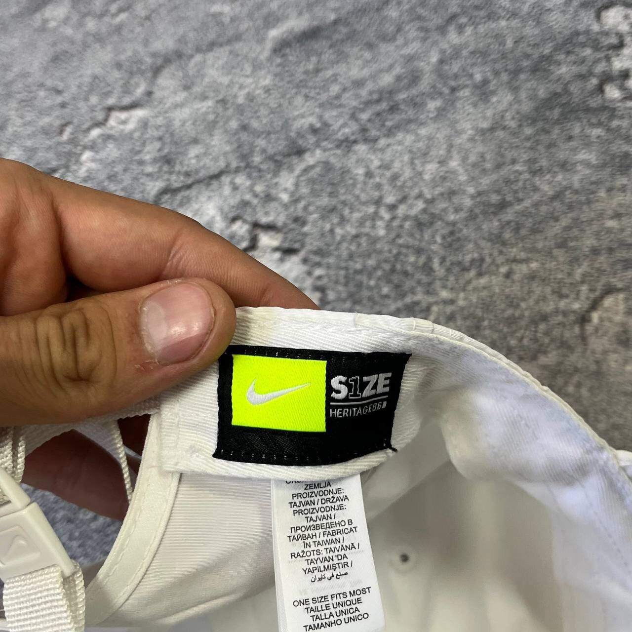 Nike White Nylon Nike Metal Swoosh Baseball Hat Cap Unisex Size ONE SIZE - 4 Thumbnail