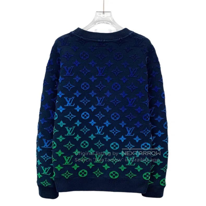 Louis Vuitton Louis Vuitton Blue-green gradient logo full print round ne Size US S / EU 44-46 / 1 - 2 Thumbnail