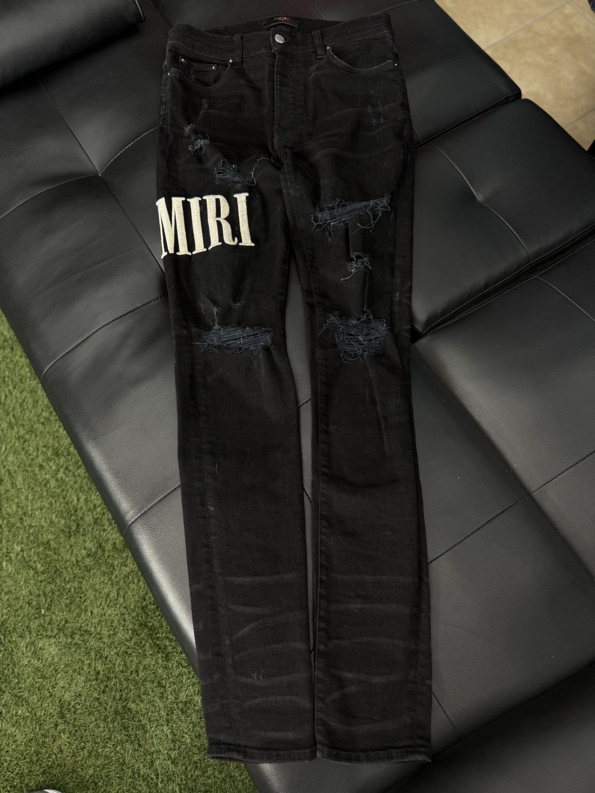 Amiri Logo Black White Patch Jeans Size 32 Pre Owned 🧼