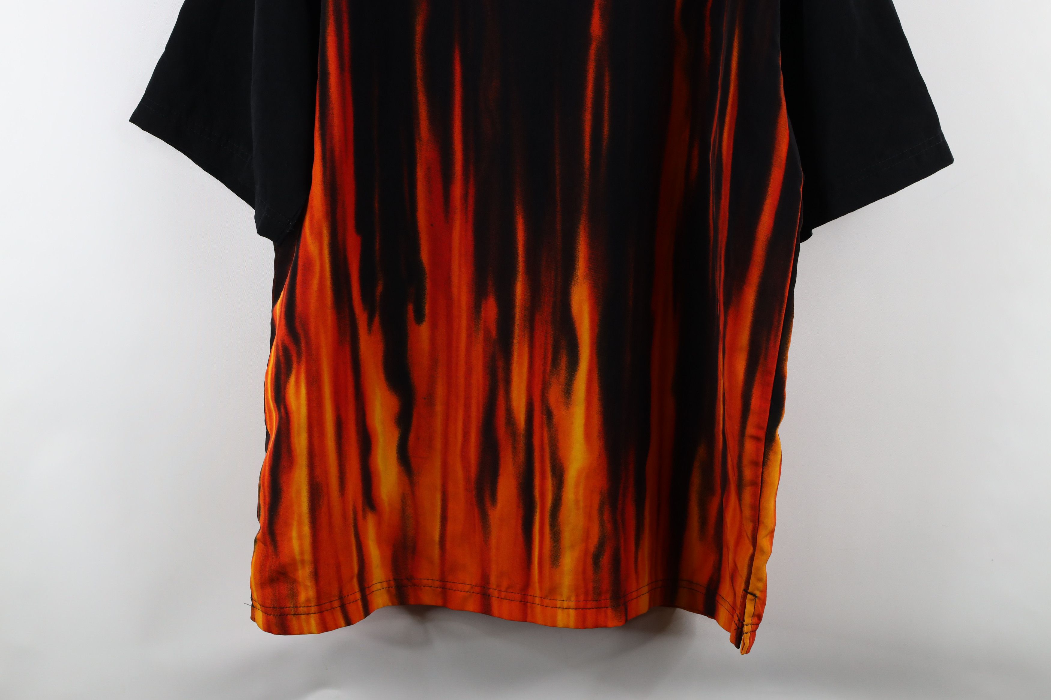 Vintage Vintage 90s Streetwear Fire Flames Poker Button Shirt Size US M / EU 48-50 / 2 - 10 Thumbnail