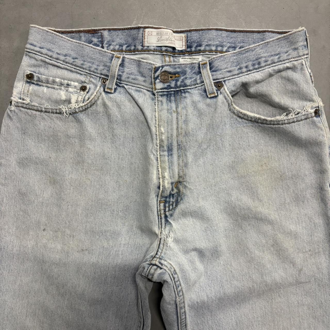 Vintage Crazy Vintage Y2K/2000s Levis Straight Fit Light Blue Wash Distressed denim Jeans! Size US 33 - 2 Thumbnail