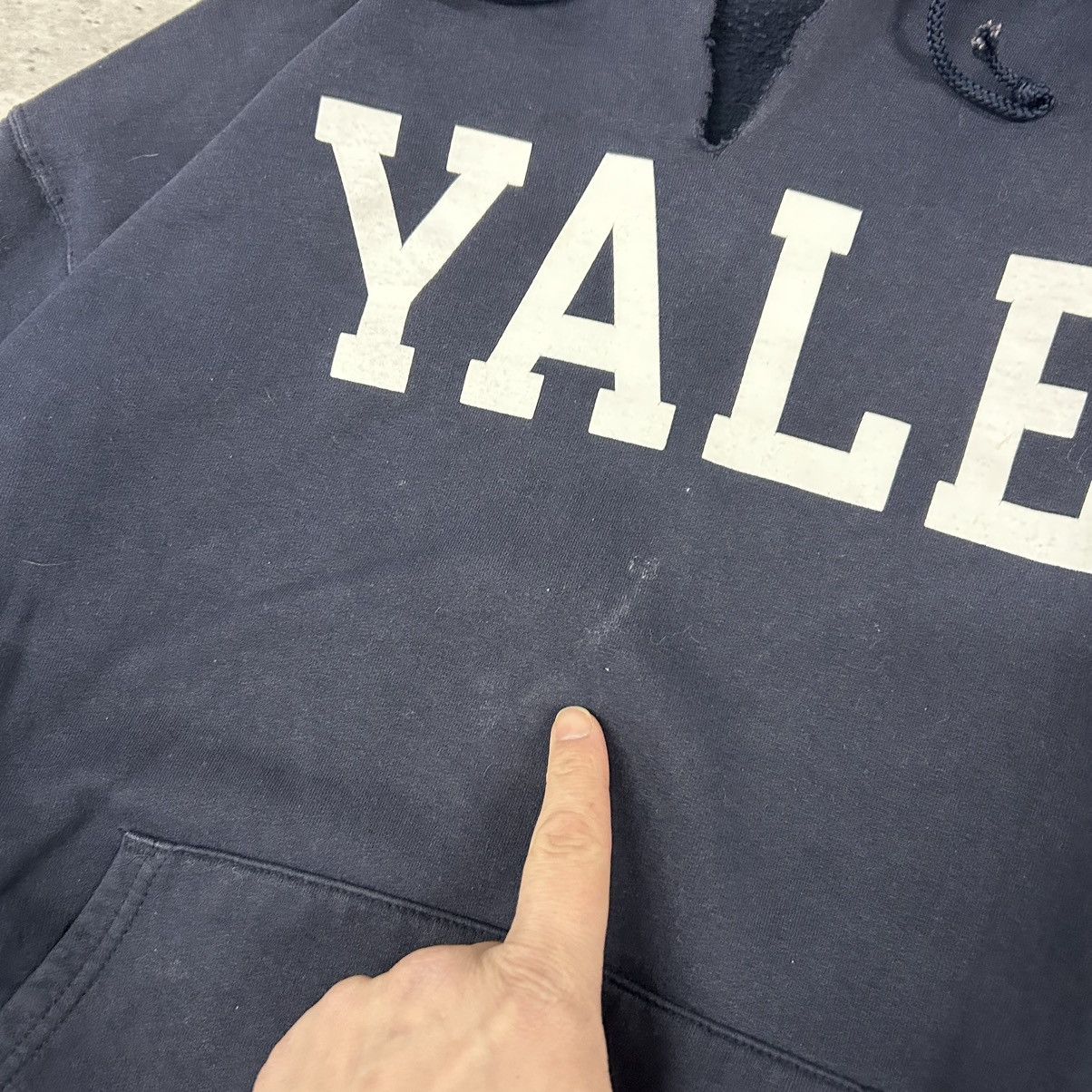 Vintage Yale university sweatshirt Size US XL / EU 56 / 4 - 3 Thumbnail