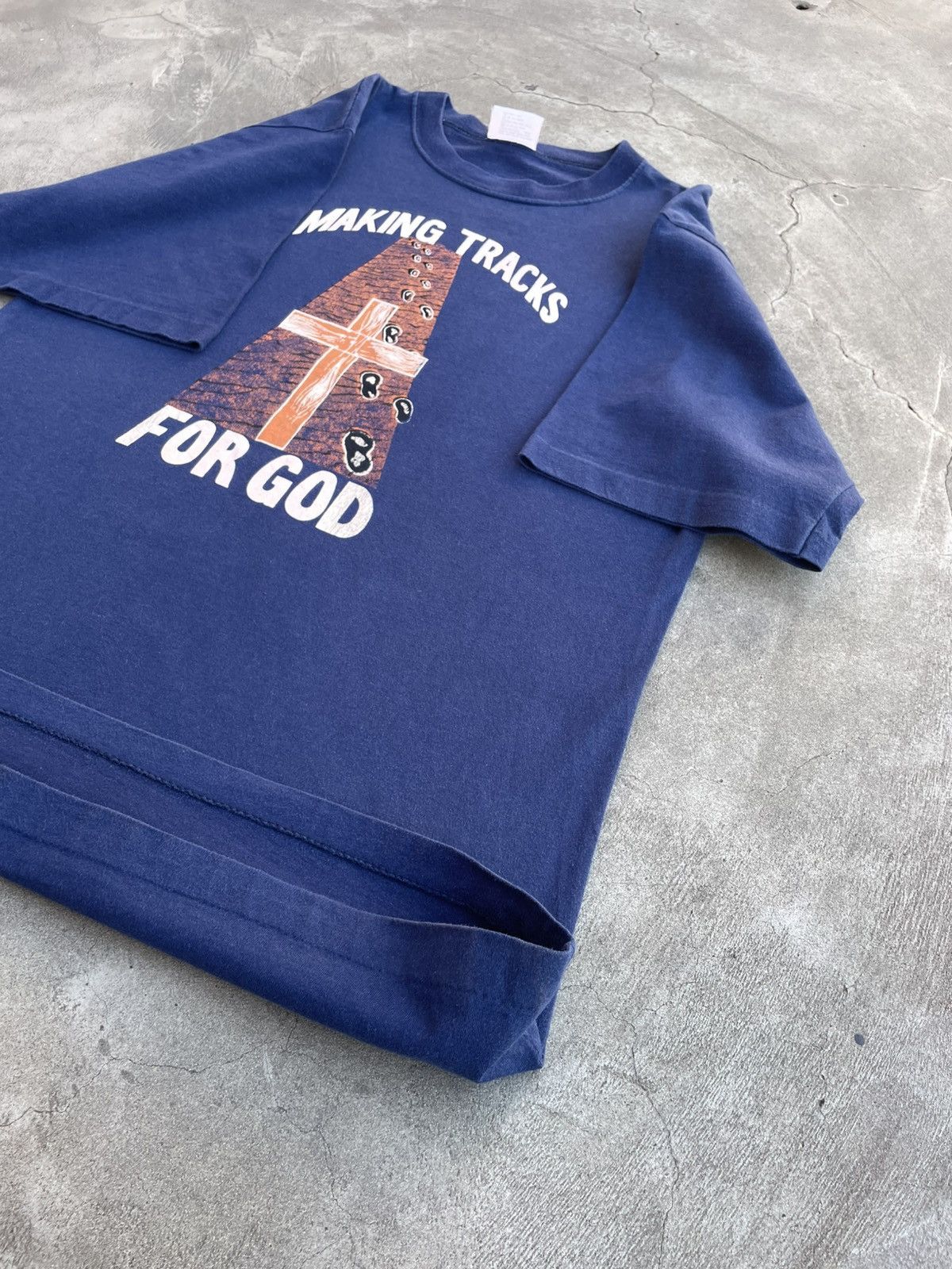 Vintage 1990s Single Stitched T-Shirt: Making Tracks for God Size US L / EU 52-54 / 3 - 13 Thumbnail