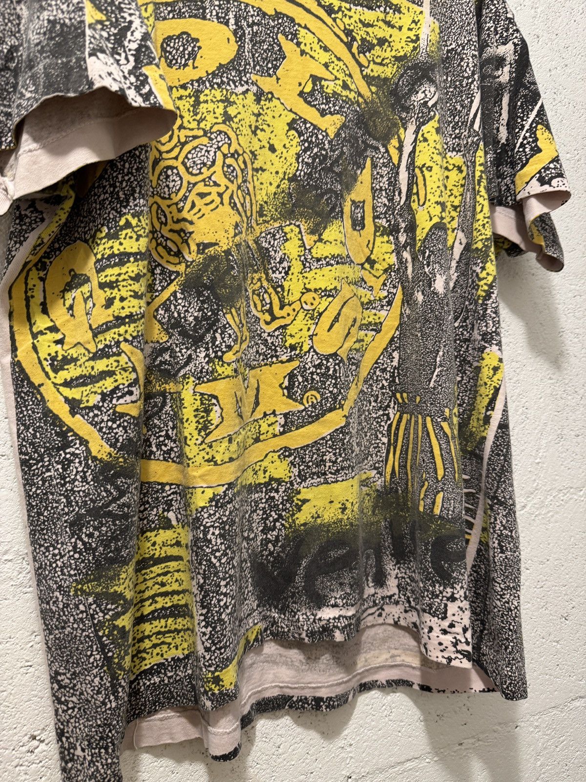 Vintage *RARE* VTG 1991 90s AOP GOLD’S GYM MUSCLE BODYBUILDING TEE Size US XL / EU 56 / 4 - 2 Thumbnail