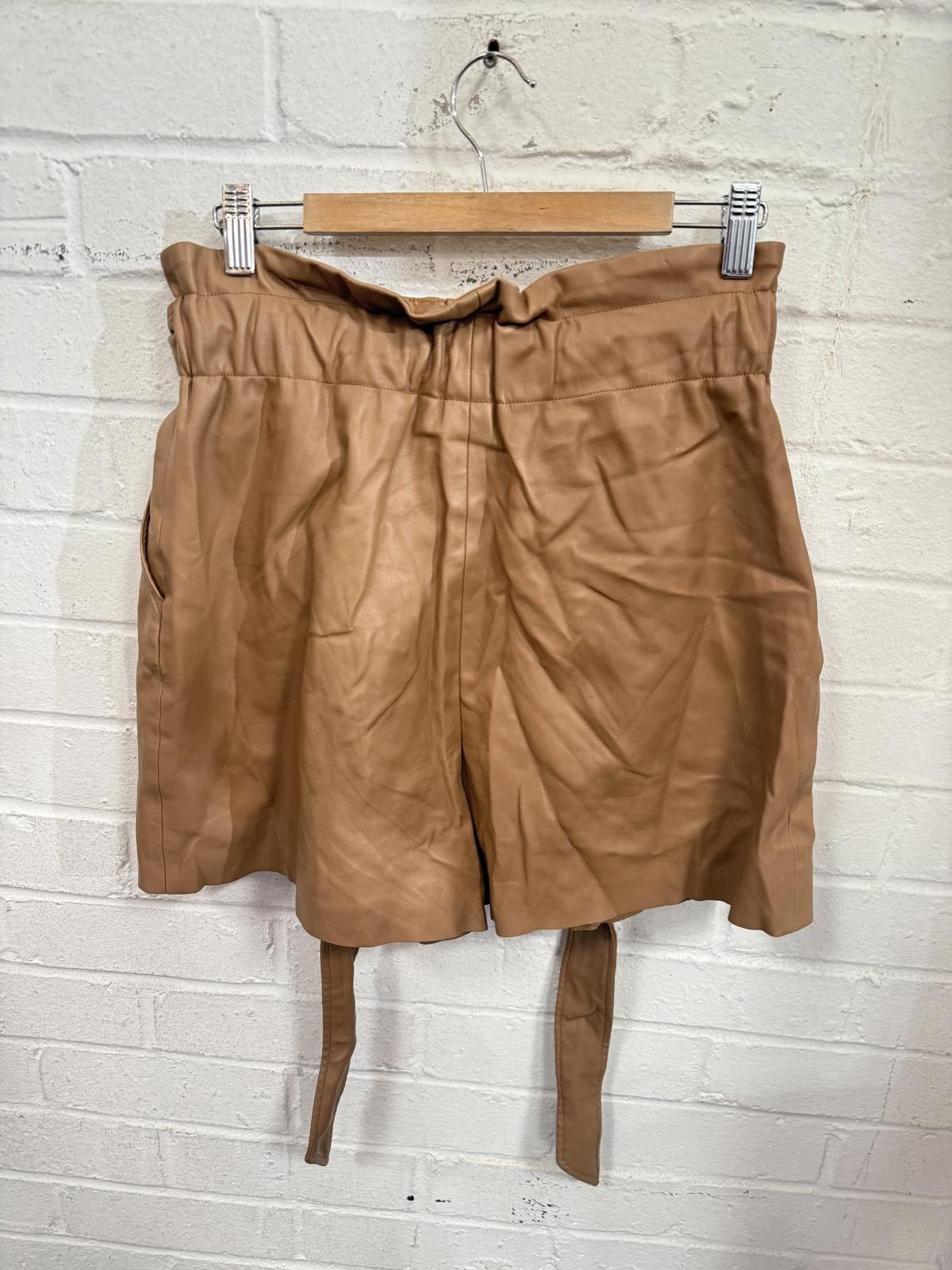 Zara Zara Women's High Waist Faux Leather Shorts Size 32" / US 10 / IT 46 - 3 Thumbnail
