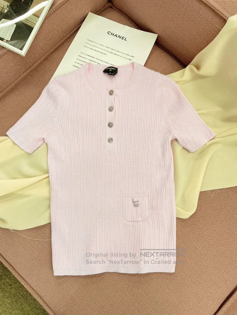 Chanel Chanel 22P Pink Knitted Lion Buckle Double C Short Sleeve Size XS / US 0-2 / IT 36-38 - 1 Thumbnail