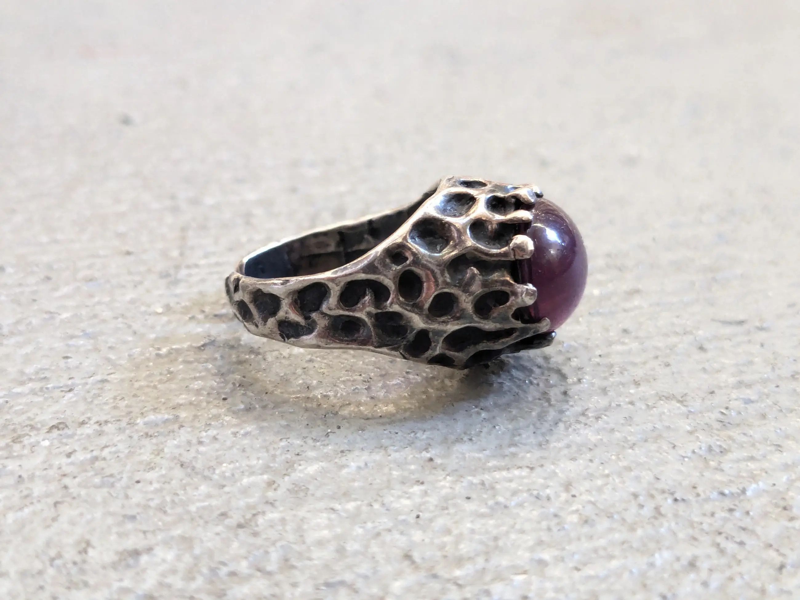Jewelry × Vintage Vintage Sterling Silver Ring Purple 5 Brutalist Oval Size ONE SIZE - 2 Thumbnail