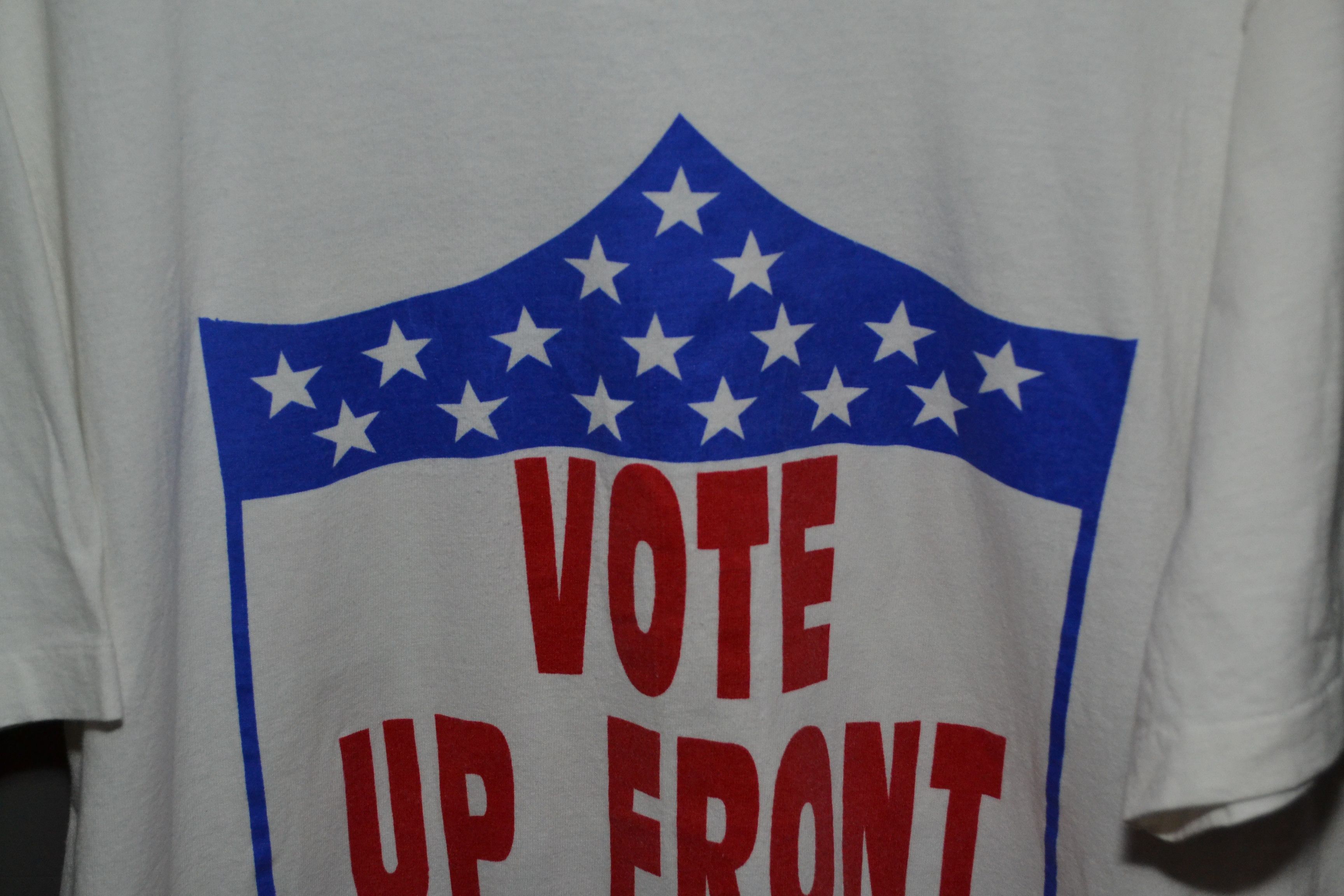 Band Tees × Vintage Vintage USA Election Back Hillary's Husband L Union Size US L / EU 52-54 / 3 - 7 Thumbnail