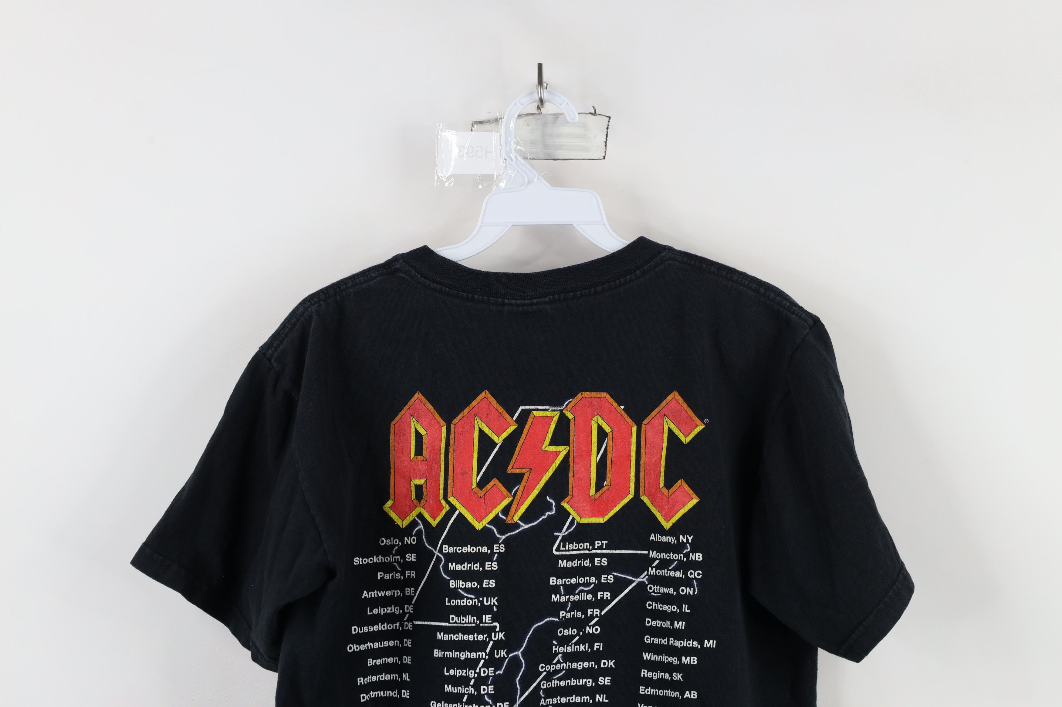 Vintage Vintage Y2K Black Ice World Tour ACDC Band T-Shirt Black Size US M / EU 48-50 / 2 - 12 Thumbnail