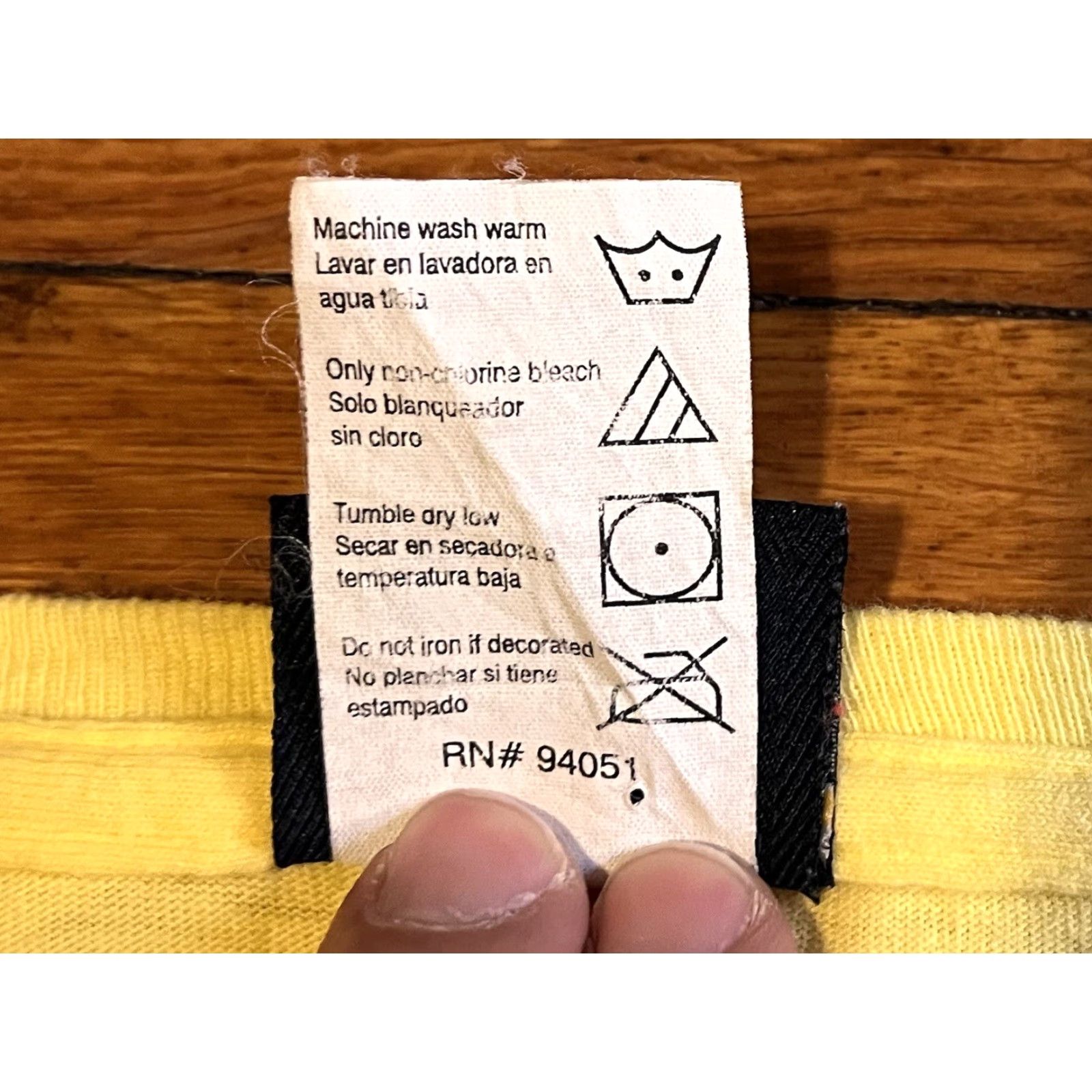 Vintage VINTAGE Old Varsity Brand Beach Chair Shirt Women’s XXL (Fits XL) Yellow 90s Beach Retro Nautical College T-Shirt Womens Size XL / US 12-14 / IT 48-50 - 6 Thumbnail