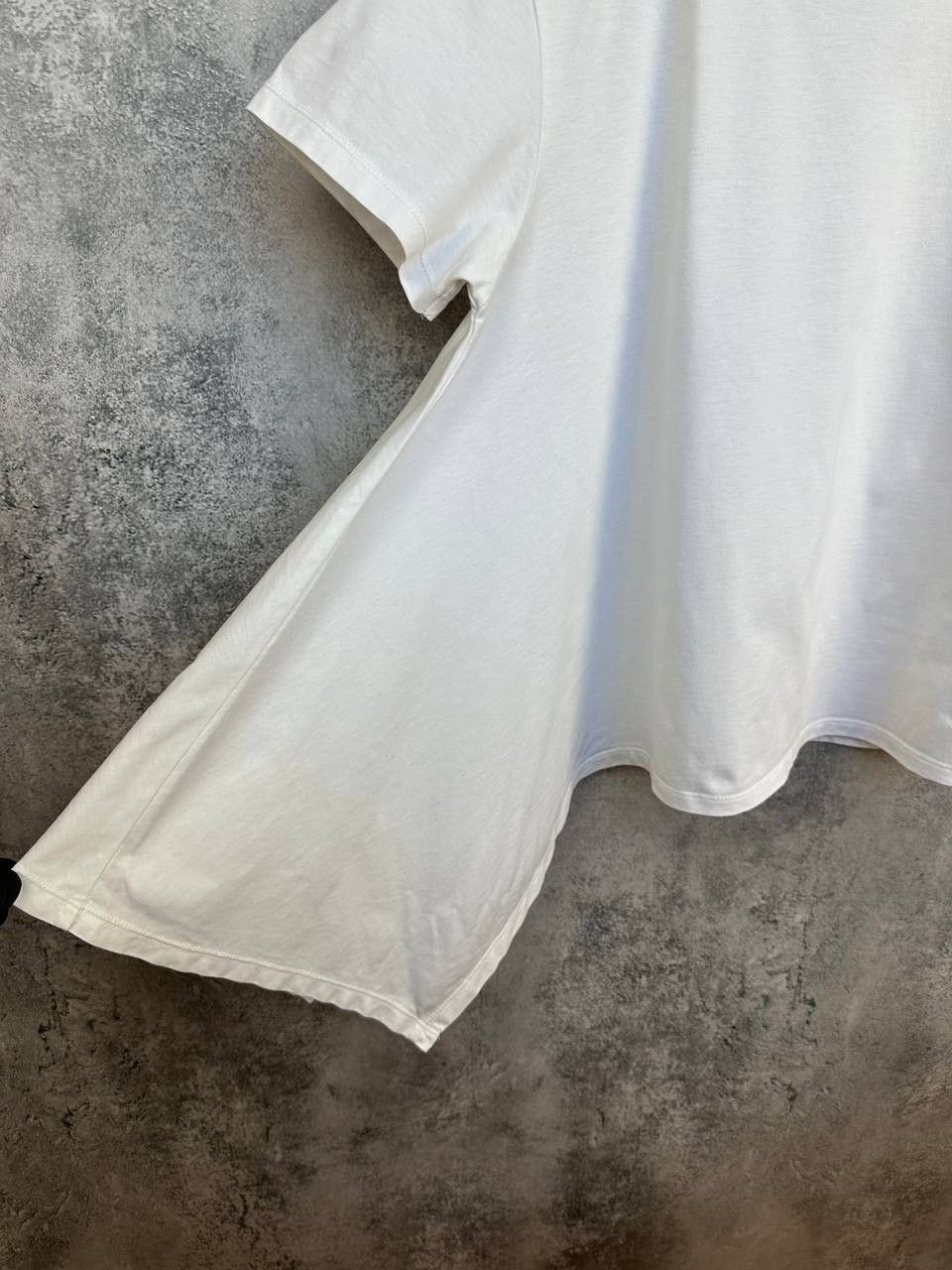 JW Anderson × Uniqlo JW Anderson x Uniqlo Asymmetric Hem Minimalist T-Shirt Size M / US 6-8 / IT 42-44 - 6 Thumbnail