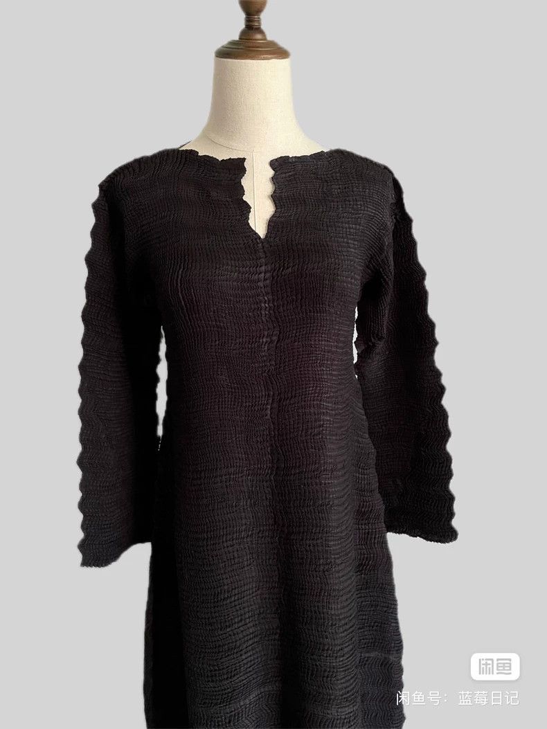 Issey Miyake Issey Miyake Black long-sleeved dress with a main line Size M / US 6-8 / IT 42-44 - 2 Thumbnail