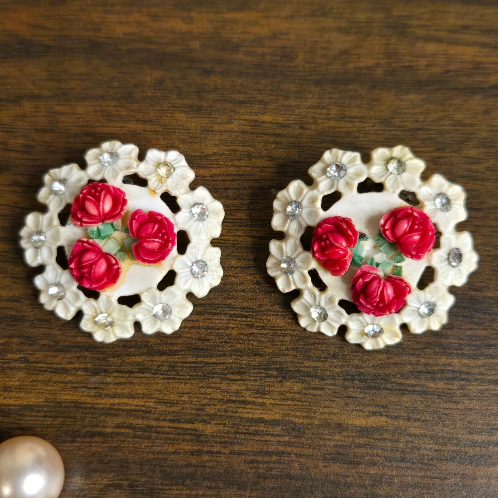 Vintage Vintage Richelieu Pearl Earrings & Floral Rose Clip-On Lot Size ONE SIZE - 3 Thumbnail