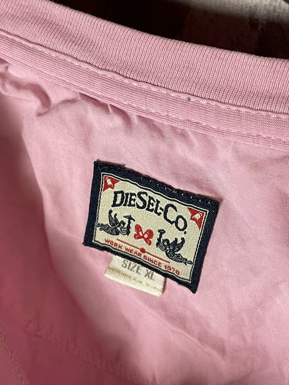 Diesel × Vintage 💎 Vintage Diesel Denim Division Logo Graphic Pink T-shirt Size XL / US 12-14 / IT 48-50 - 9 Thumbnail