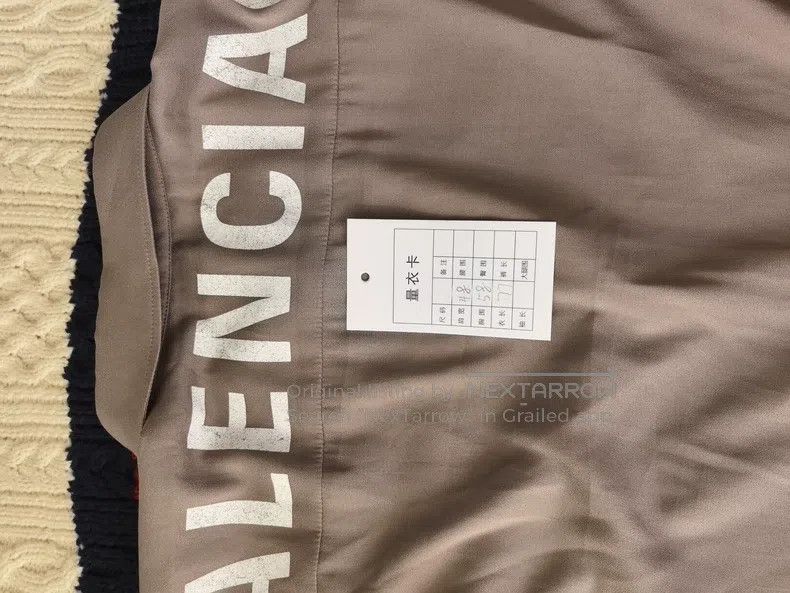 Balenciaga Balenciaga size 34 Letter Logo Shirt Size S / US 4 / IT 40 - 5 Thumbnail