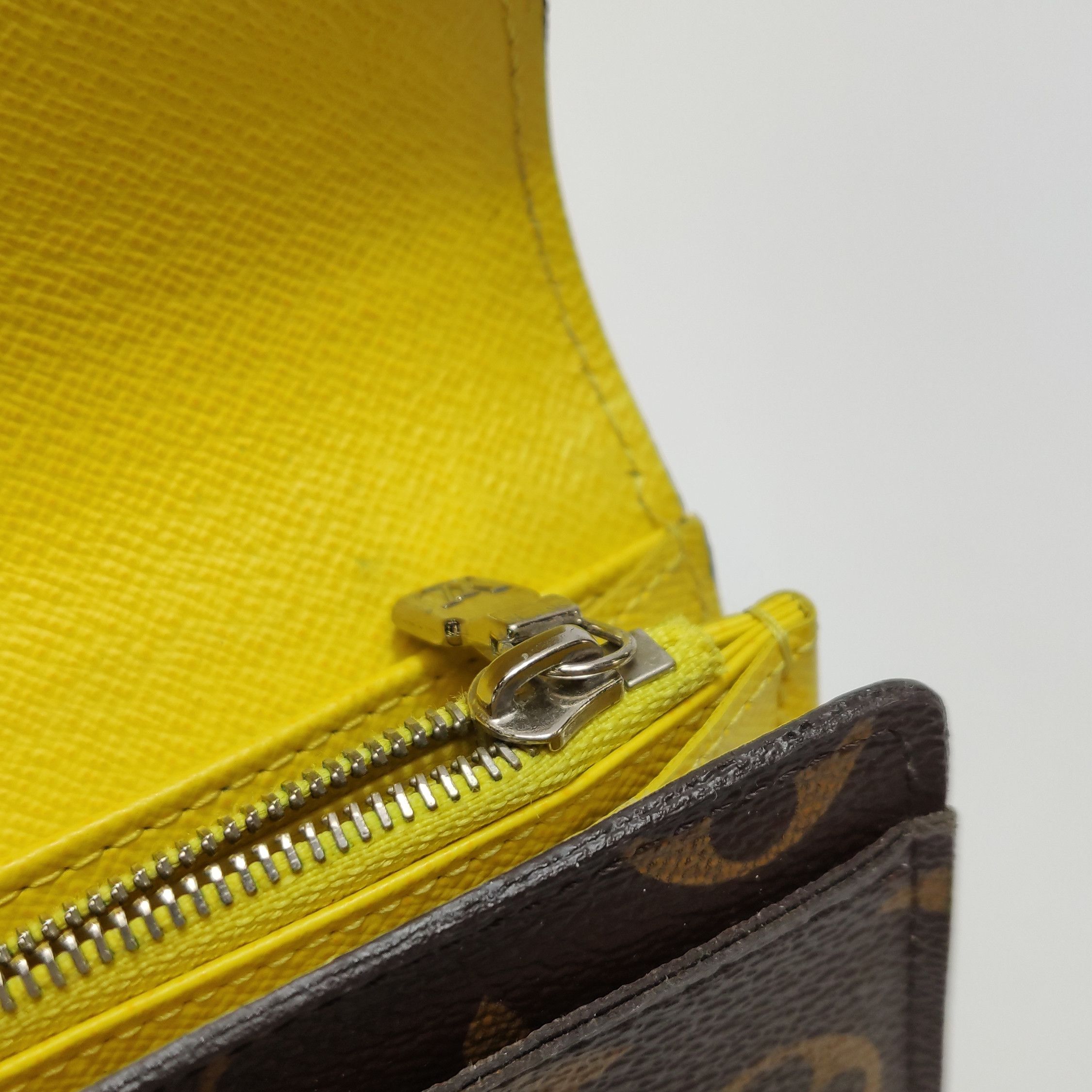 Louis Vuitton Louis Vuitton (LV) Sarah leather monogram snap wallet -y250 Size ONE SIZE - 6 Thumbnail
