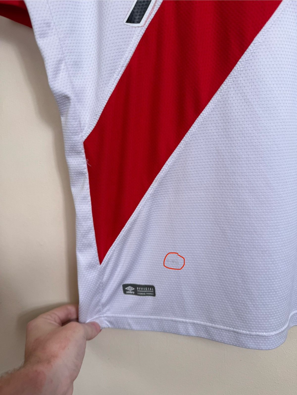 Umbro Umbro Peru FPF Jersey 2018 Guerrero #9 Football Shirt Home Size US M / EU 48-50 / 2 - 14 Thumbnail
