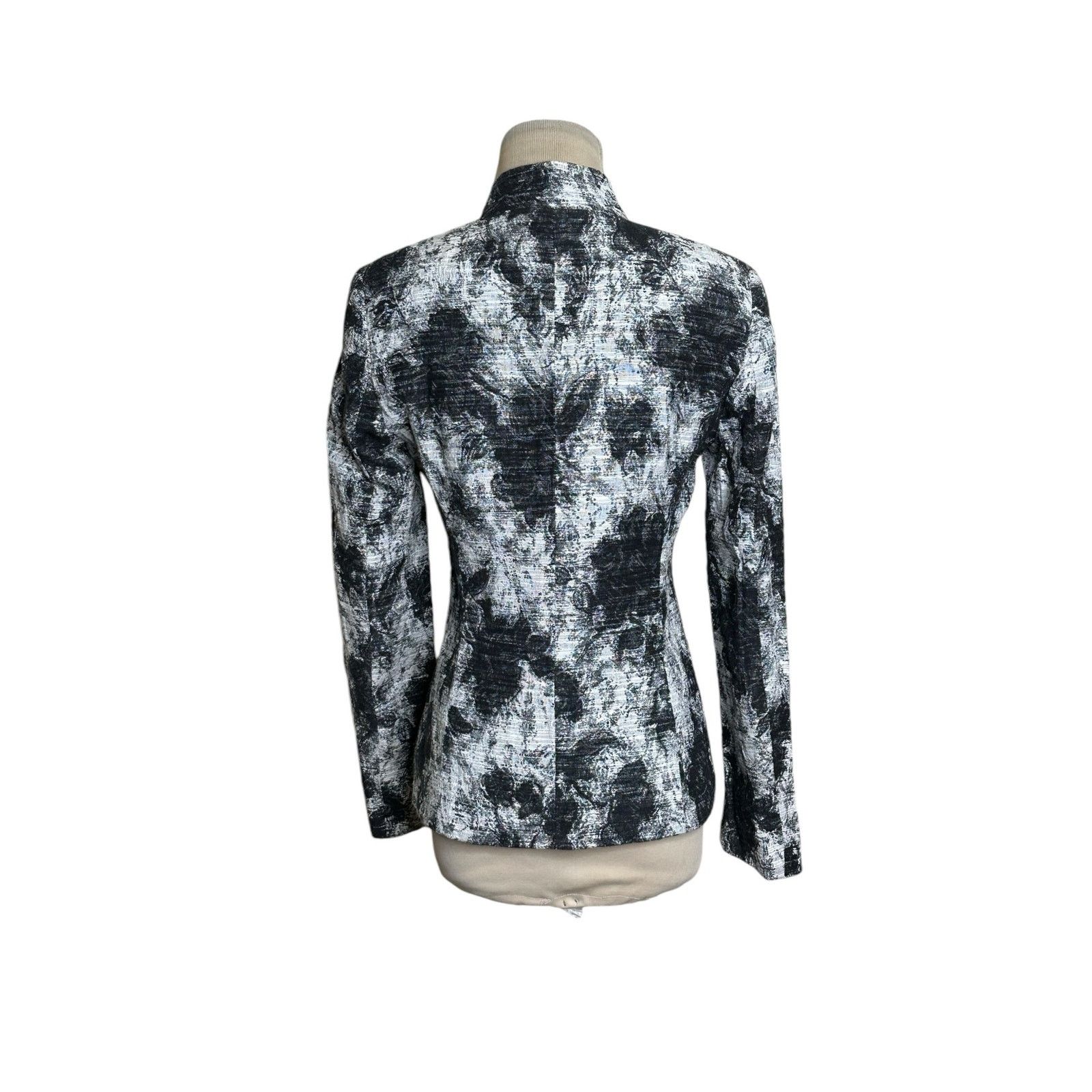 Zanella Zanella gray black long sleeves 4 button blazer size 4 Size S / US 4 / IT 40 - 6 Thumbnail