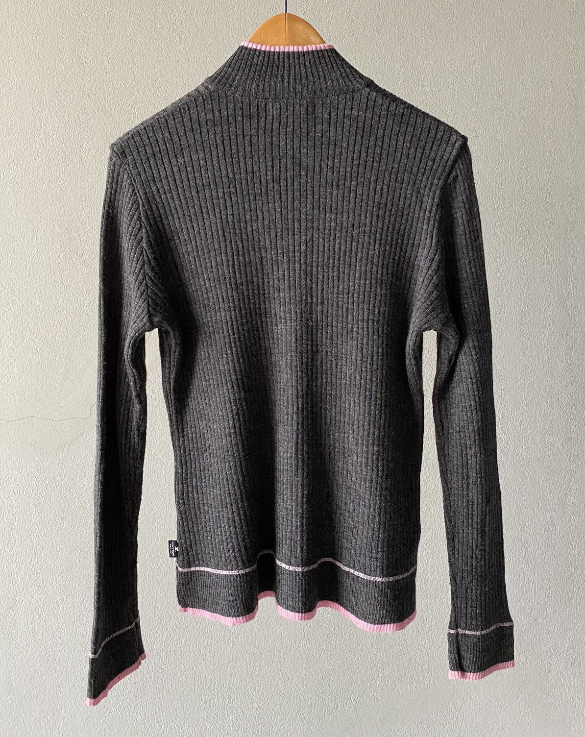 Courreges Courrèges Charcoal Ribbed Zip-Up Cardigan with Pink Trim. Size XS / US 0-2 / IT 36-38 - 5 Thumbnail