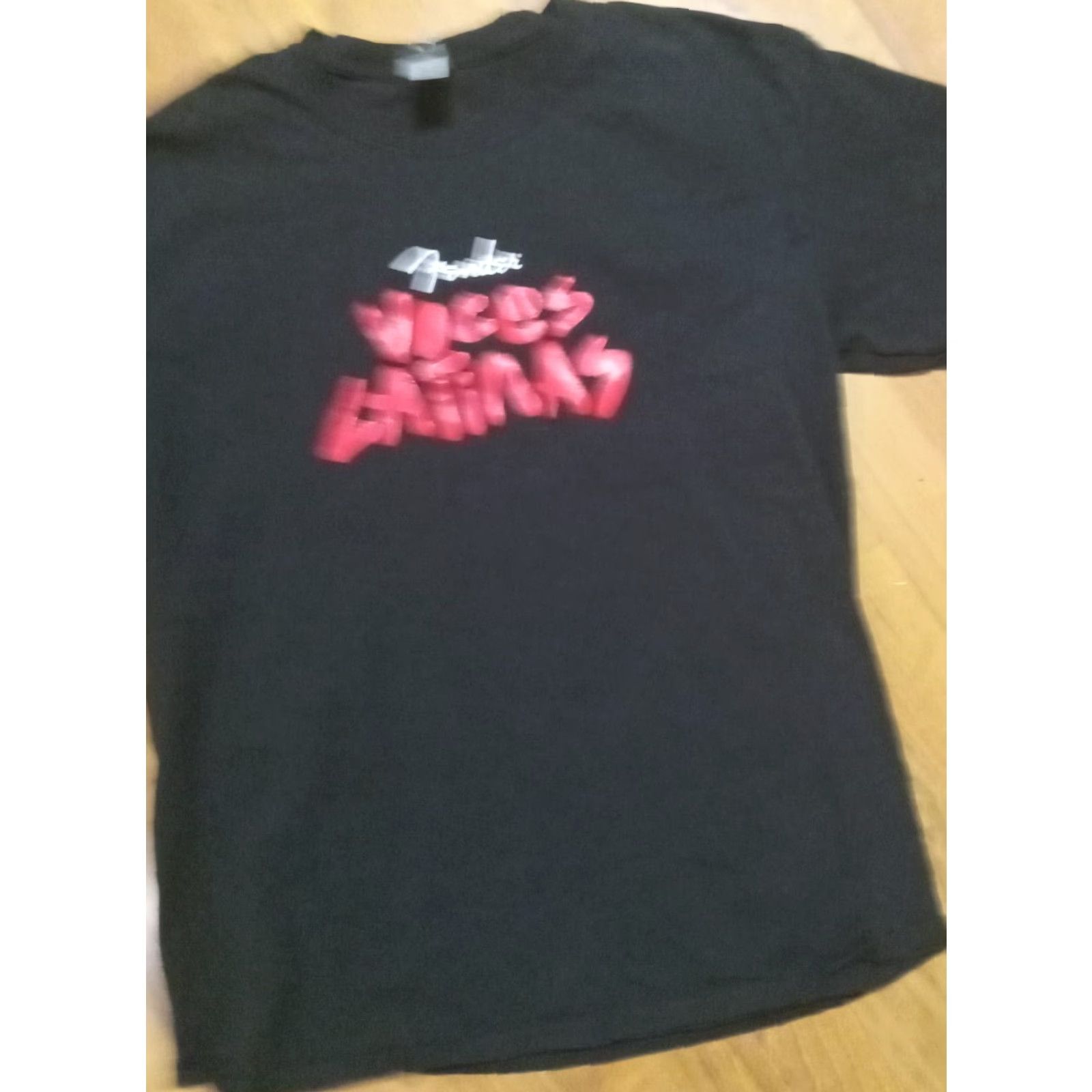 Gildan Fender Voces Latina T-Shirt Mens Shirt 42 Chest Red Font Black Heavy Cotton Short Sleeve Crew Neck Size US XL / EU 56 / 4 - 6 Thumbnail
