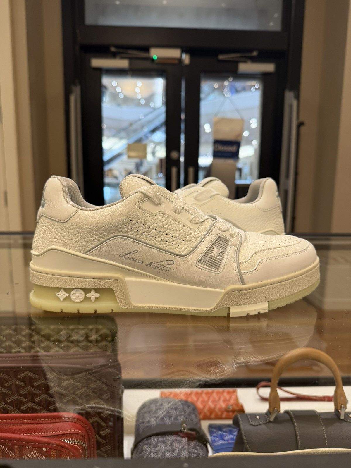 Louis Vuitton Louis Vuitton Leather Trainer Sneakers - White Size US 5.5 / EU 38 - 1 Thumbnail