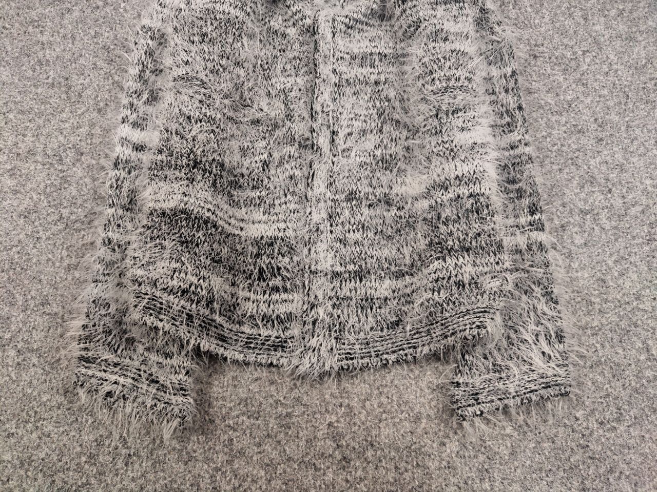 Japanese Brand Vintage Japan Design Mohair fuzzy Cardigan Sweater Y2K Style Size US S / EU 44-46 / 1 - 9 Thumbnail