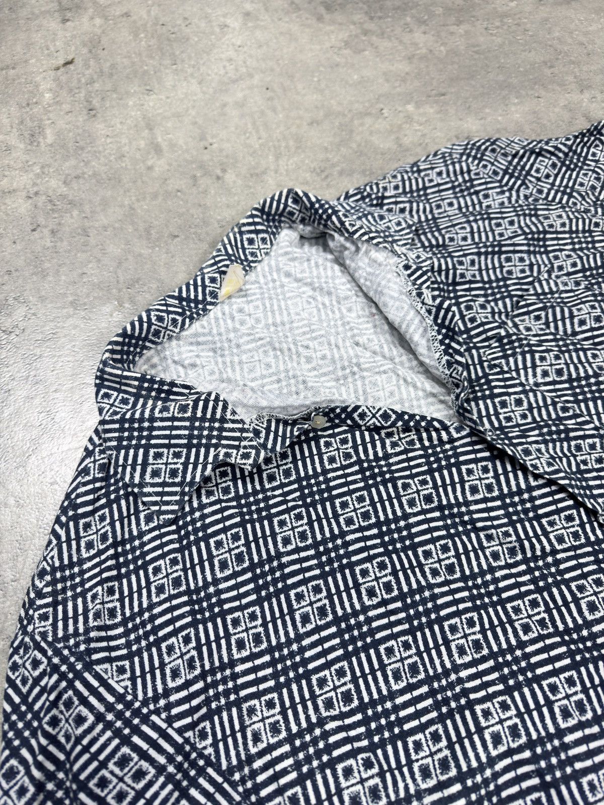 ᶠᵃⁿᶜʸᵍᵘʸBOXY Trashed Shirt Vintage Cropped Button Up 90s 80