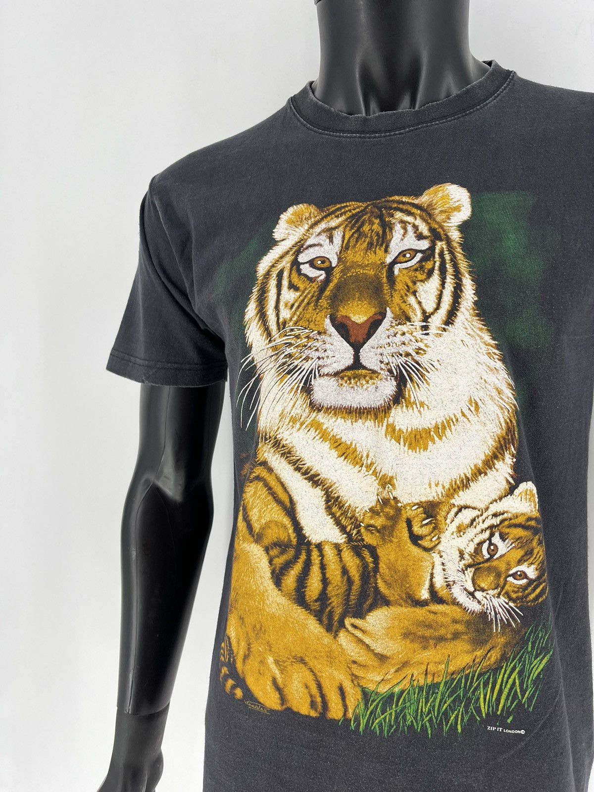 Vintage Vintage Y2K 90s Tiger Face Boxy Fit Tee Zip It London Size US M / EU 48-50 / 2 - 6 Thumbnail