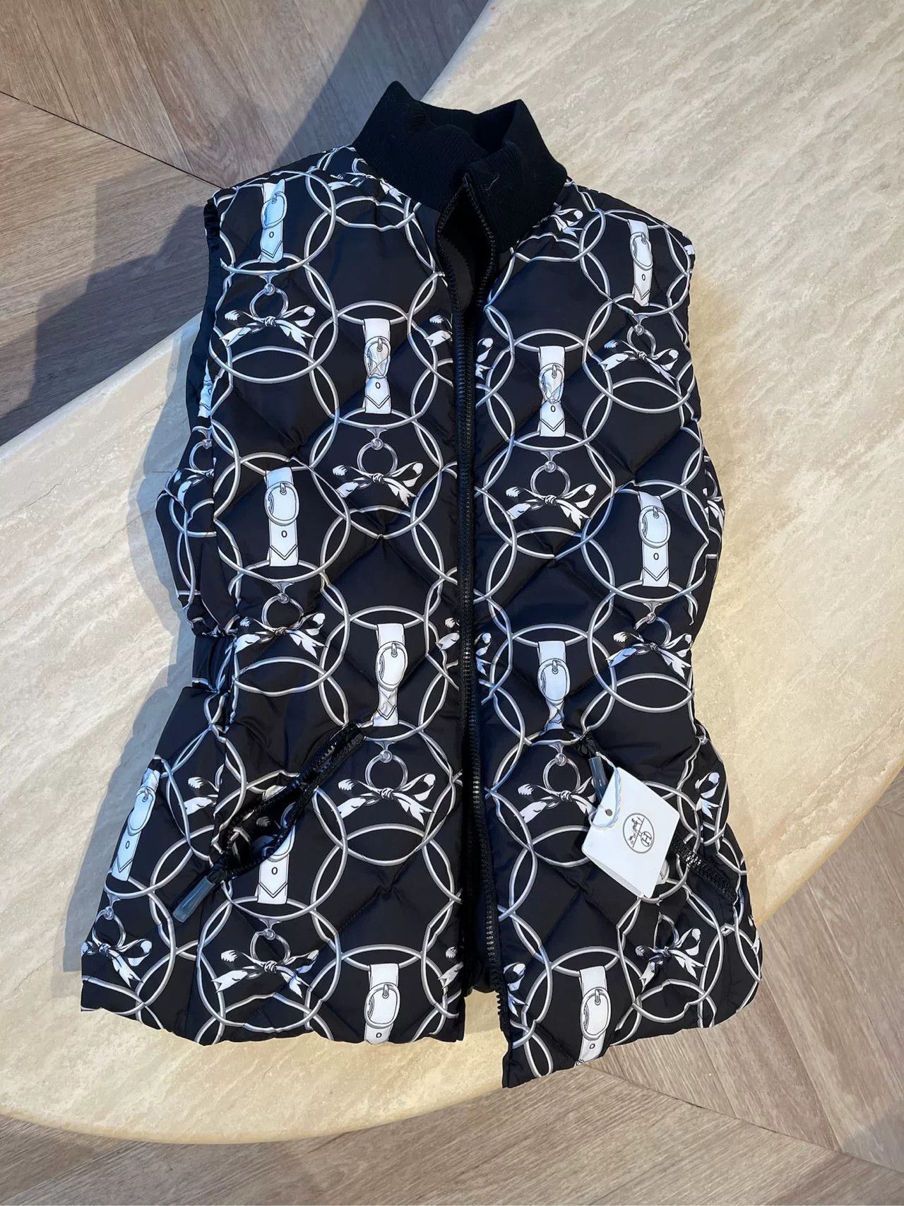 Hermes Hermes Black Down Printed Reversible Vest Size US S / EU 44-46 / 1 - 1 Thumbnail