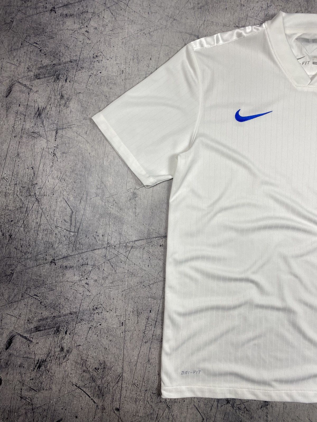 Nike Nike England 2014 World Cup Home Football Jersey Size US M / EU 48-50 / 2 - 3 Thumbnail
