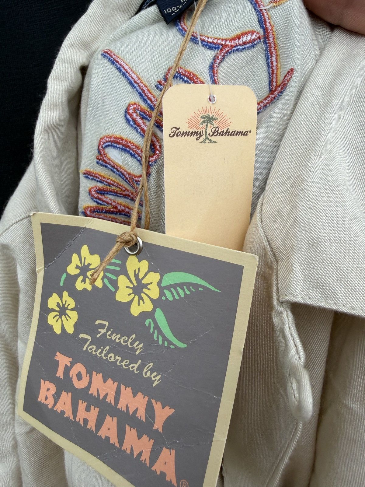 Tommy Bahama New Tommy Bahama Men's L Island Style Hawaiian Rayon Cream Size US M / EU 48-50 / 2 - 5 Thumbnail