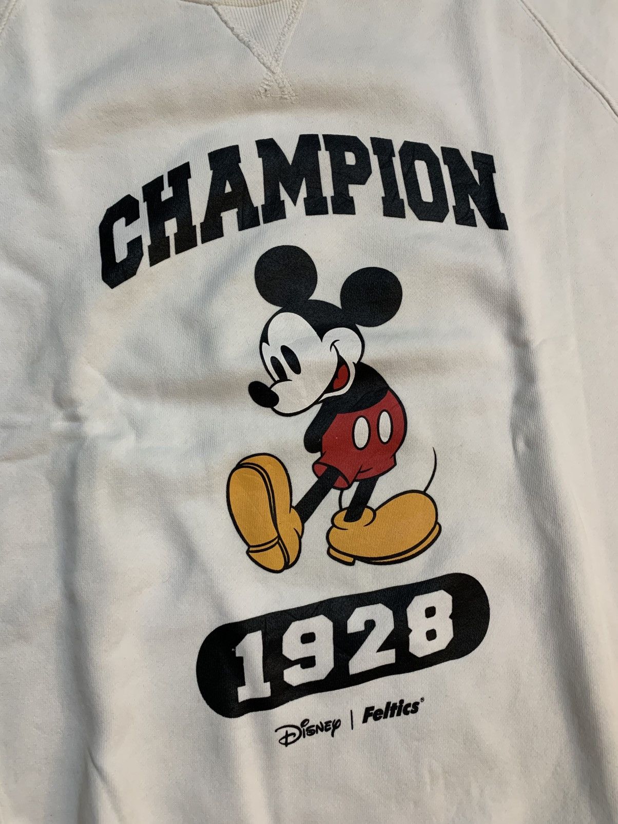 Other Feltics x disney crewneck Size US XL / EU 56 / 4 - 2 Thumbnail