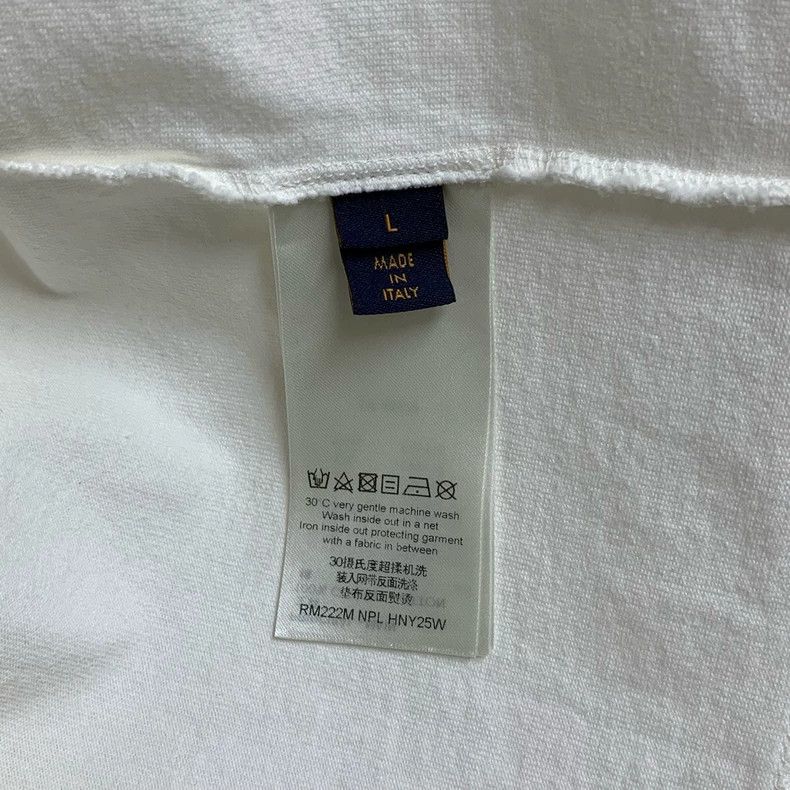 Louis Vuitton Louis Vuitton White monogrammed graffiti embroidered short Size US L / EU 52-54 / 3 - 4 Thumbnail