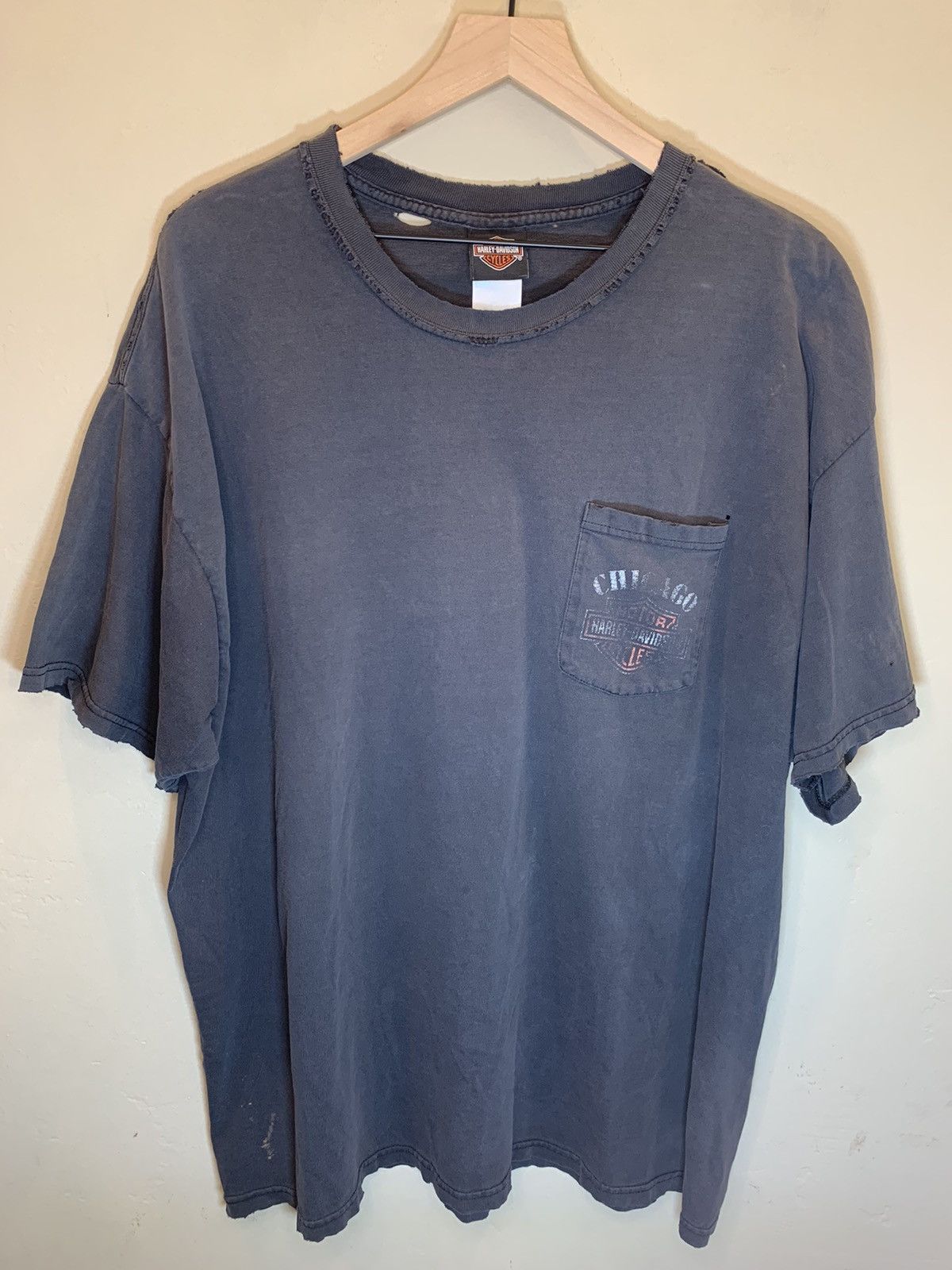 Harley Davidson *RARE* Vintage 90’s Harley Davidson Chicago Thrashed T-Shirt Size US XL / EU 56 / 4 - 2 Thumbnail